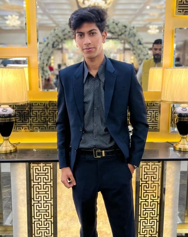 my-img